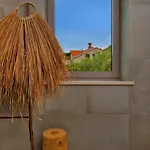 Charming Bohemian Chic Style 4 Bedrooms Punti Waterfront Sea *