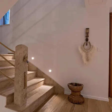 Villa Charming Bohemian Chic Style 4 Bedrooms Punti Waterfront Sea Front With Stunning Ocean Views Brac