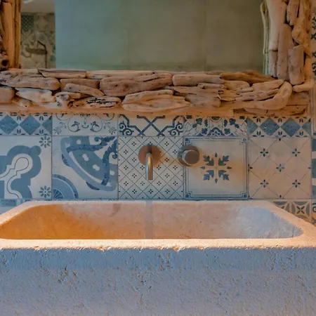 Villa Charming Bohemian Chic Style 4 Bedrooms Punti Waterfront Sea Front With Stunning Ocean Views Brac