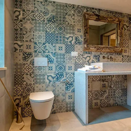 Charming Bohemian Chic Style 4 Bedrooms Punti Waterfront Sea Front With Stunning Ocean Views Brac * Selca (Brac)