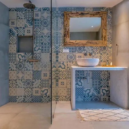 Villa Charming Bohemian Chic Style 4 Bedrooms Punti Waterfront Sea