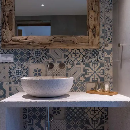 Villa Charming Bohemian Chic Style 4 Bedrooms Punti Waterfront Sea Selca (Brac)