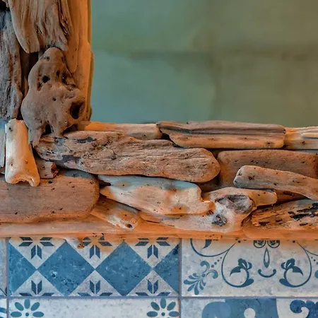 Charming Bohemian Chic Style 4 Bedrooms Punti Waterfront Sea Villa *