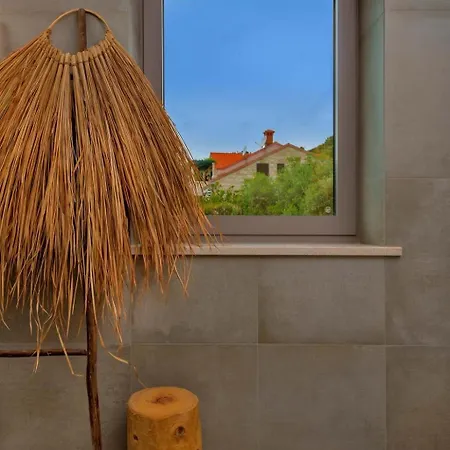 Charming Bohemian Chic Style 4 Bedrooms Punti Waterfront Sea *