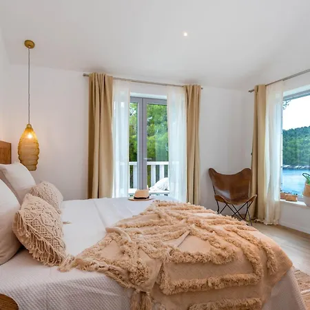 Charming Bohemian Chic Style 4 Bedrooms Punti Waterfront Sea Villa Selca (Brac)