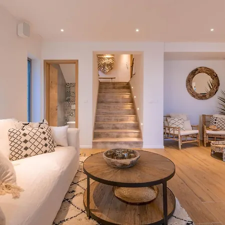 Charming Bohemian Chic Style 4 Bedrooms Punti Waterfront Sea
