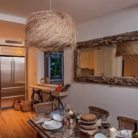 Charming Bohemian Chic Style 4 Bedrooms Punti Waterfront Sea Villa