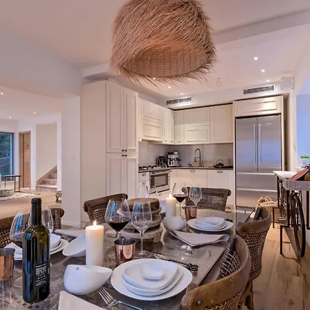 Villa Charming Bohemian Chic Style 4 Bedrooms Punti Waterfront Sea Front With Stunning Ocean Views Brac