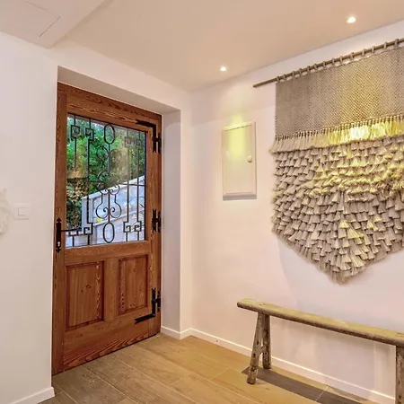 Charming Bohemian Chic Style 4 Bedrooms Punti Waterfront Sea * Selca (Brac)